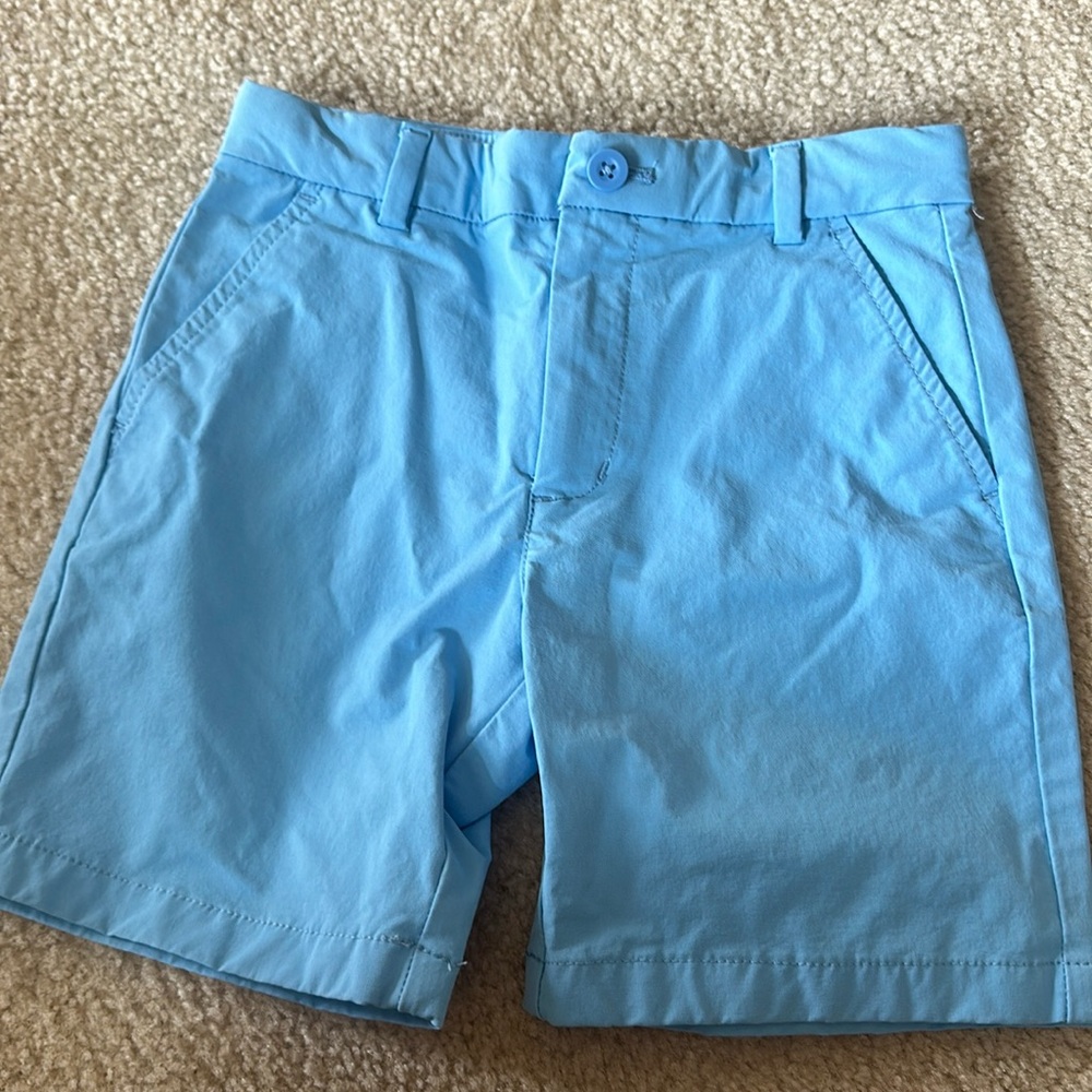 boys vineyard vines performance shorts!